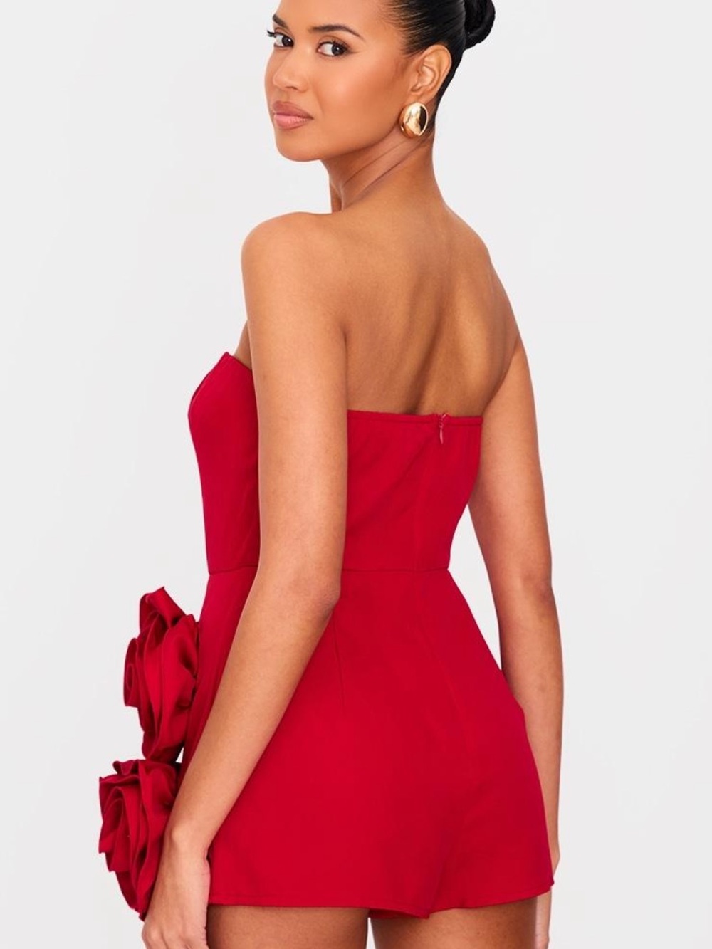 PrettyLittleThing Red Strapless Rose-Appliqué bandeau skort playsuit - Picture 5 of 8